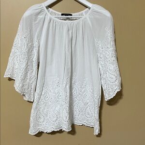 Karen Kane  White Eyelet Top. 1X. 3/4 sleeves